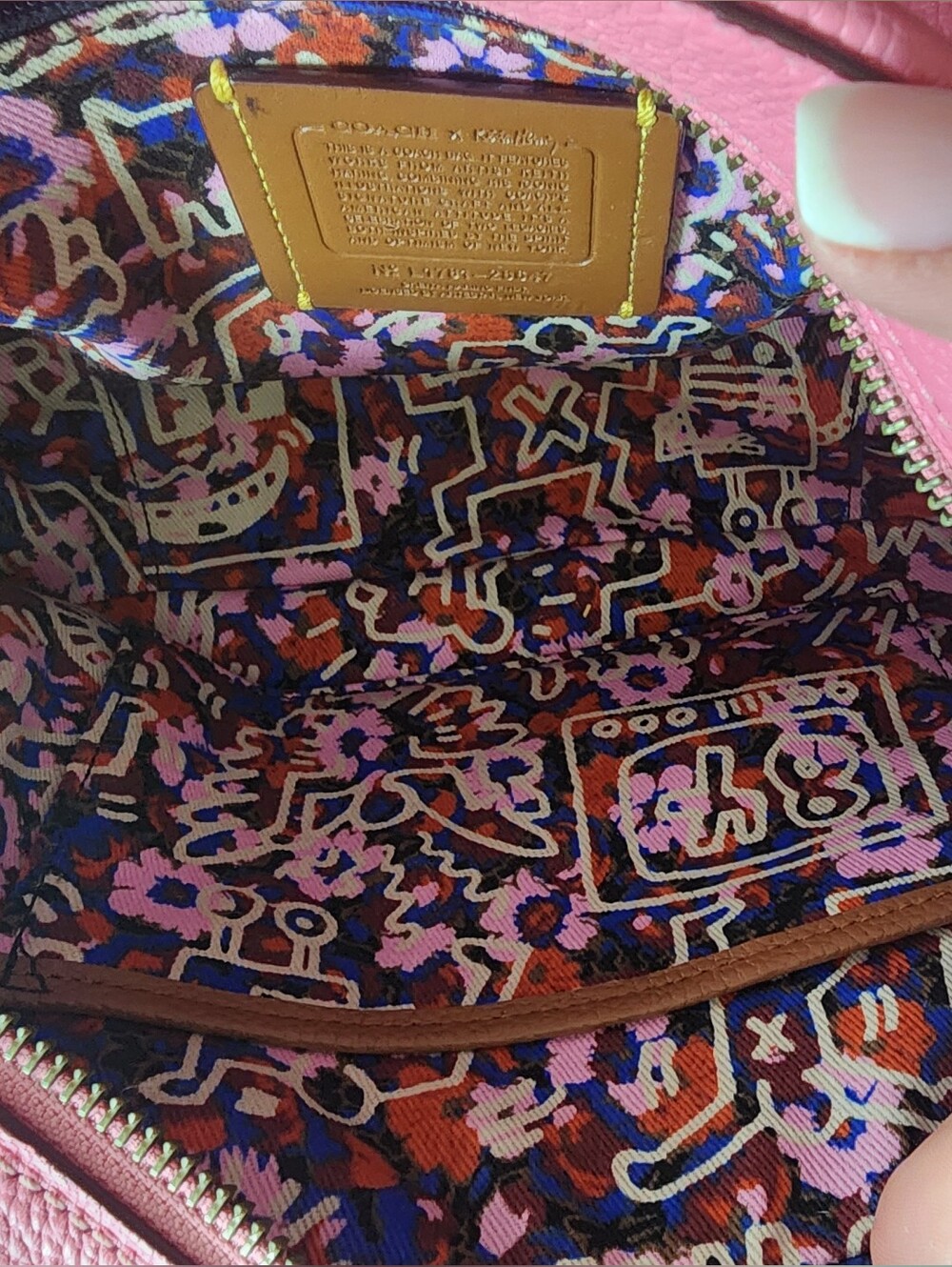Coach Keith Haring Limited Edition Pink Pebbled Leather Heart Embossed Crossbody - Picture 2 of 11